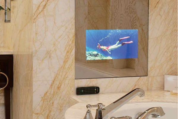 外國人為什么喜歡在浴室安裝電視？